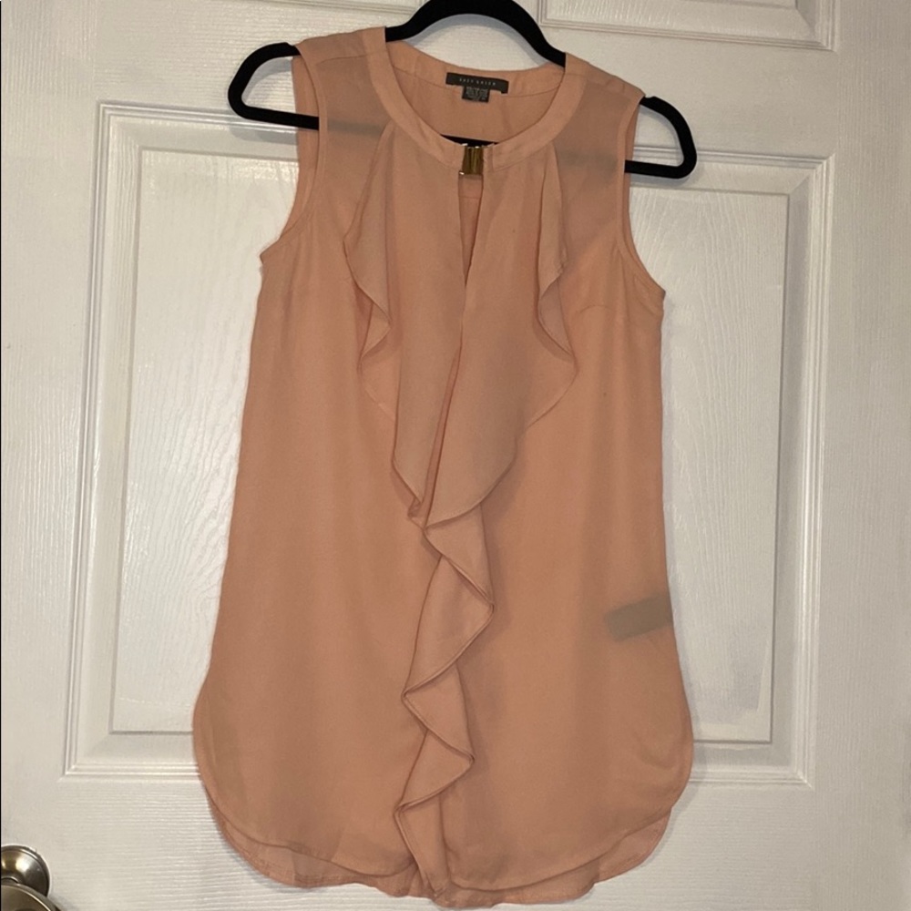 🌺 4 for $25 Pink Blouse with Clasp